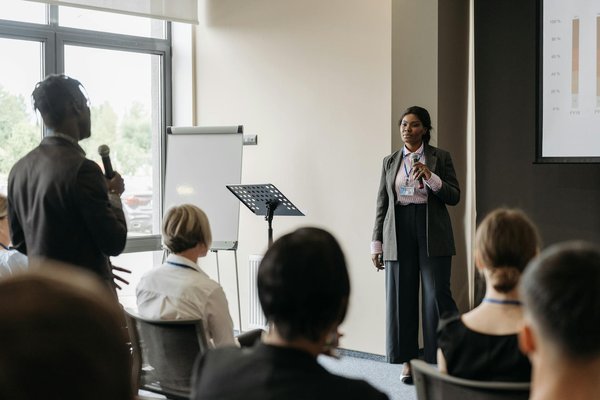 Welche Best Practices gibt es fÃ¼r die Skalierung von Unternehmensdienstleistungen?